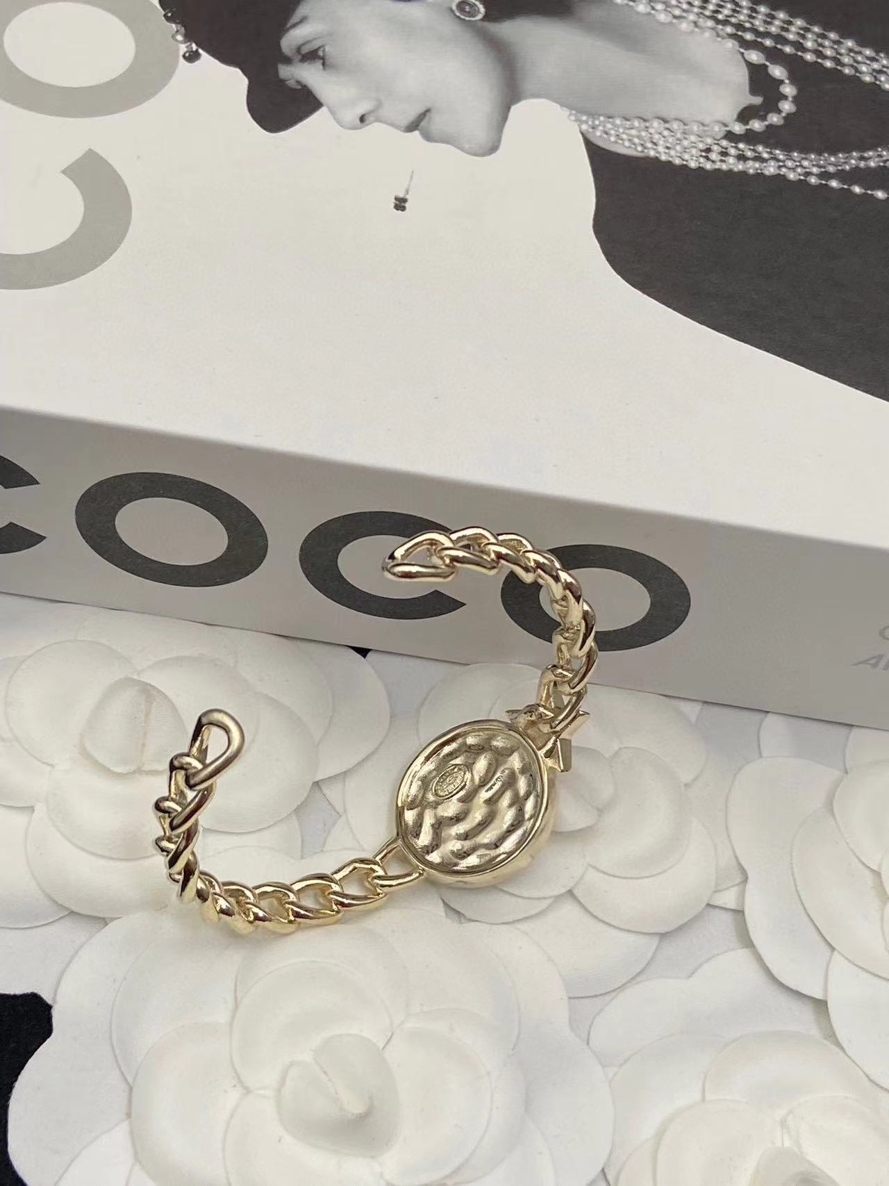 CHANE1 イヤリング+ブローチ+ブレスレット 3点セット【50％割引+送料無料】