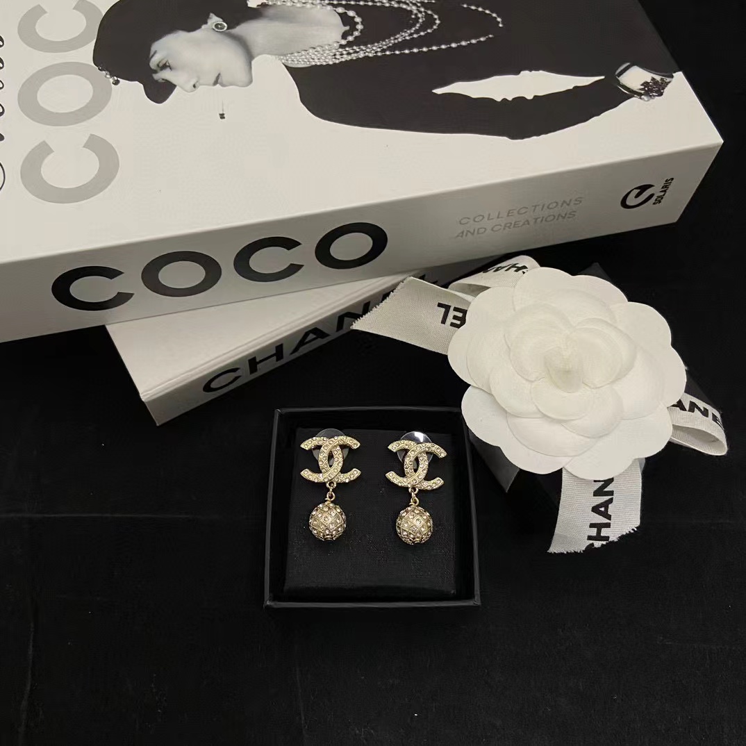 CHANE1 フルダイヤモンド ダブルC ラウンドボール イヤリング【50％割引+送料無料】