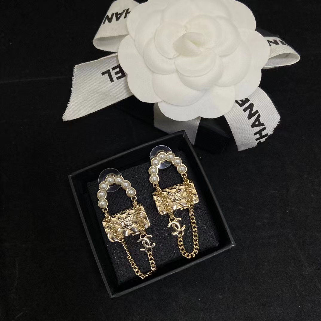 CHANE1 パールタッセルスタッドピアス【50％割引+送料無料】