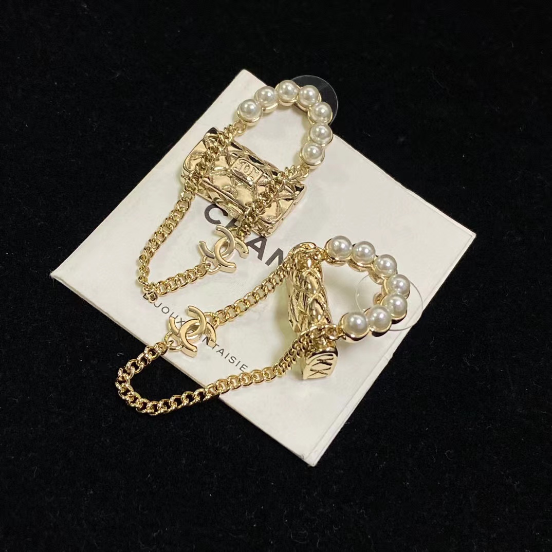 CHANE1 パールタッセルスタッドピアス【50％割引+送料無料】