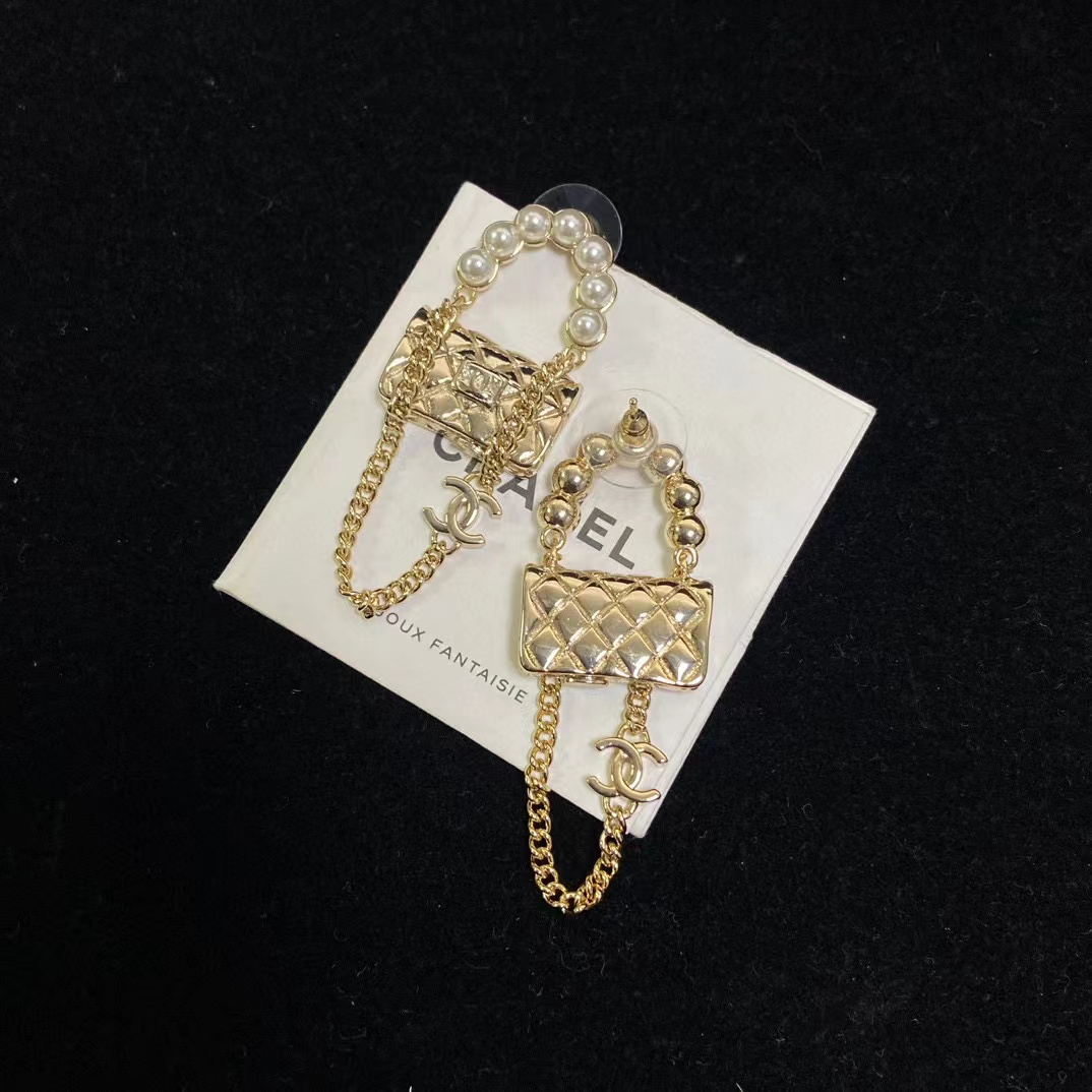 CHANE1 パールタッセルスタッドピアス【50％割引+送料無料】