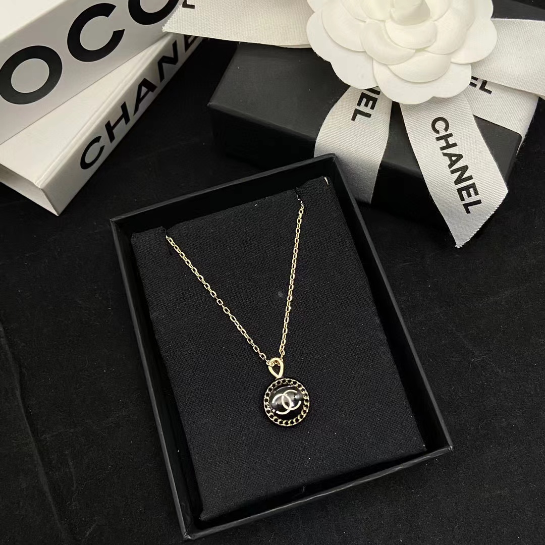 CHANE1 サークル ダブル C ネックレス【50％割引+送料無料】