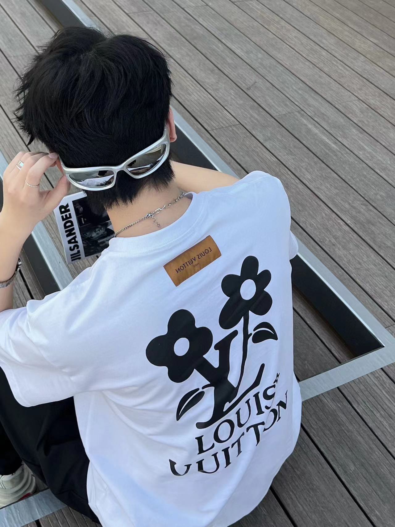 LV  プリントグラフィックTシャツ【 50％割引+送料無料】