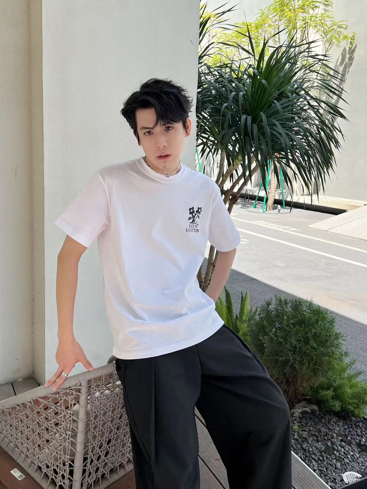 LV  プリントグラフィックTシャツ【 50％割引+送料無料】