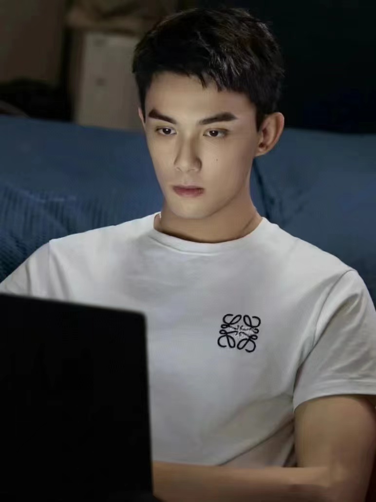 L0EWE 胸グラフィック T シャツ【 50％割引+送料無料】