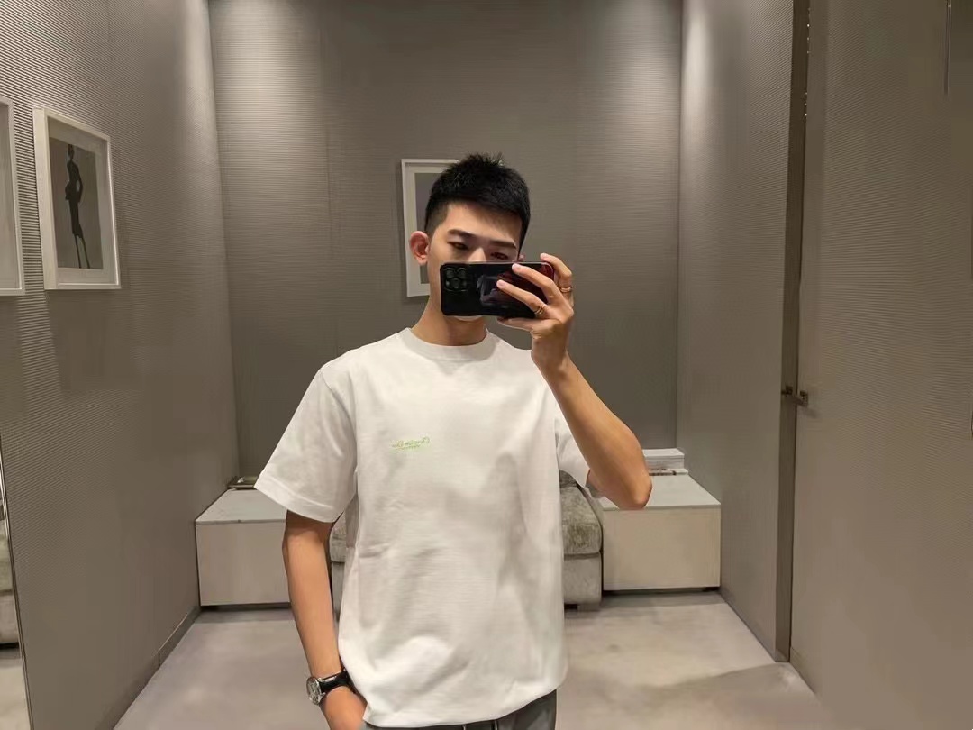 D1OR  刺繍レタリング Tシャツ【 50％割引+送料無料】