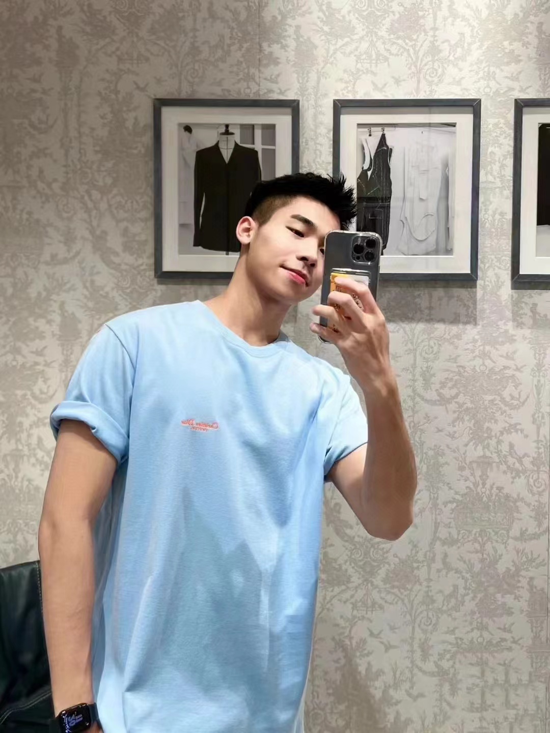 D1OR  刺繍レタリング Tシャツ【 50％割引+送料無料】