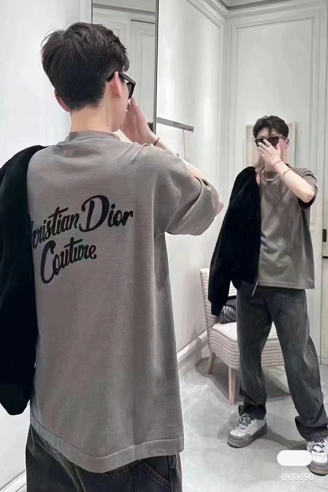 D1OR  ロゴ刺繍Tシャツ【 50％割引+送料無料】