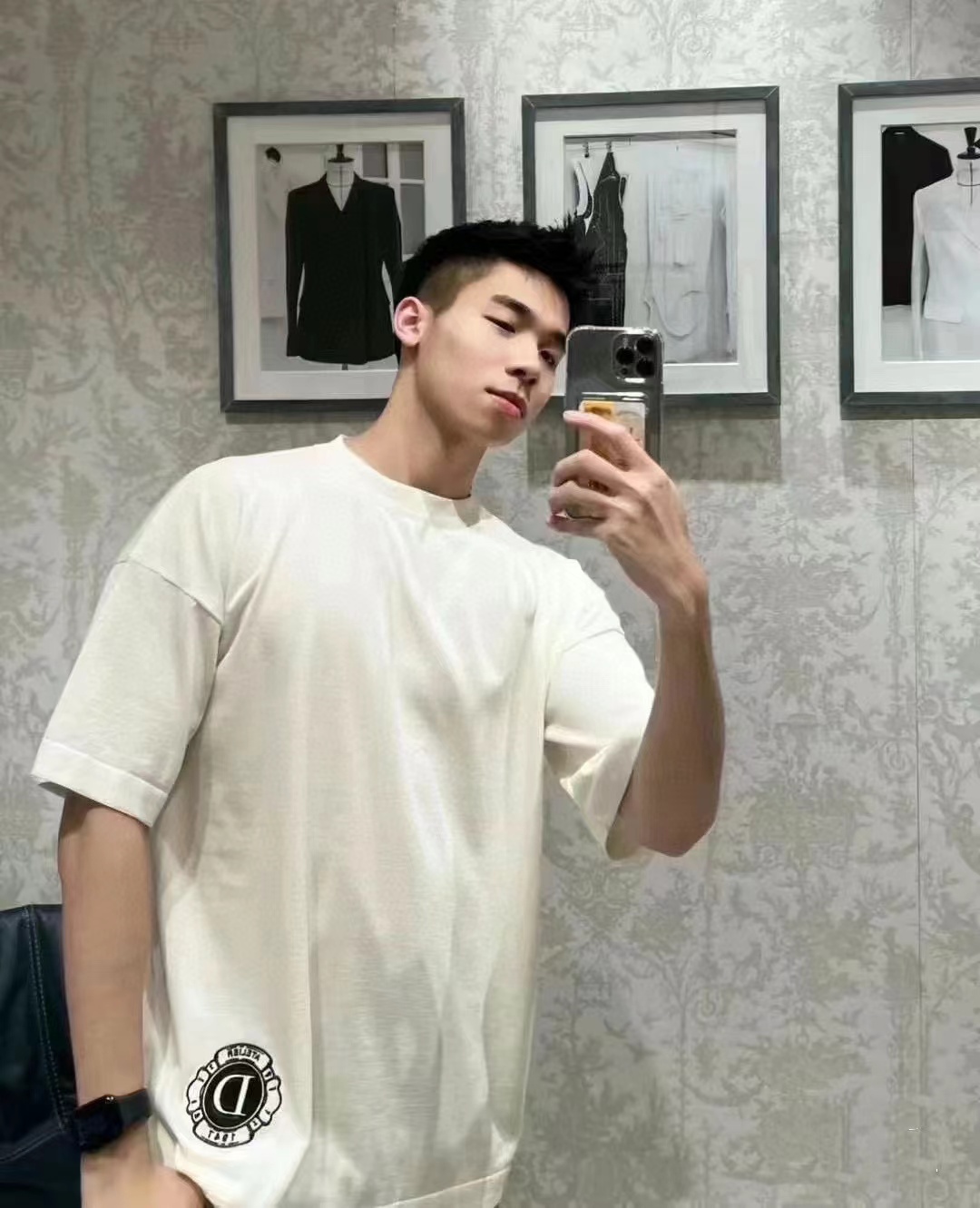 D1OR  ロゴ刺繍Tシャツ【 50％割引+送料無料】