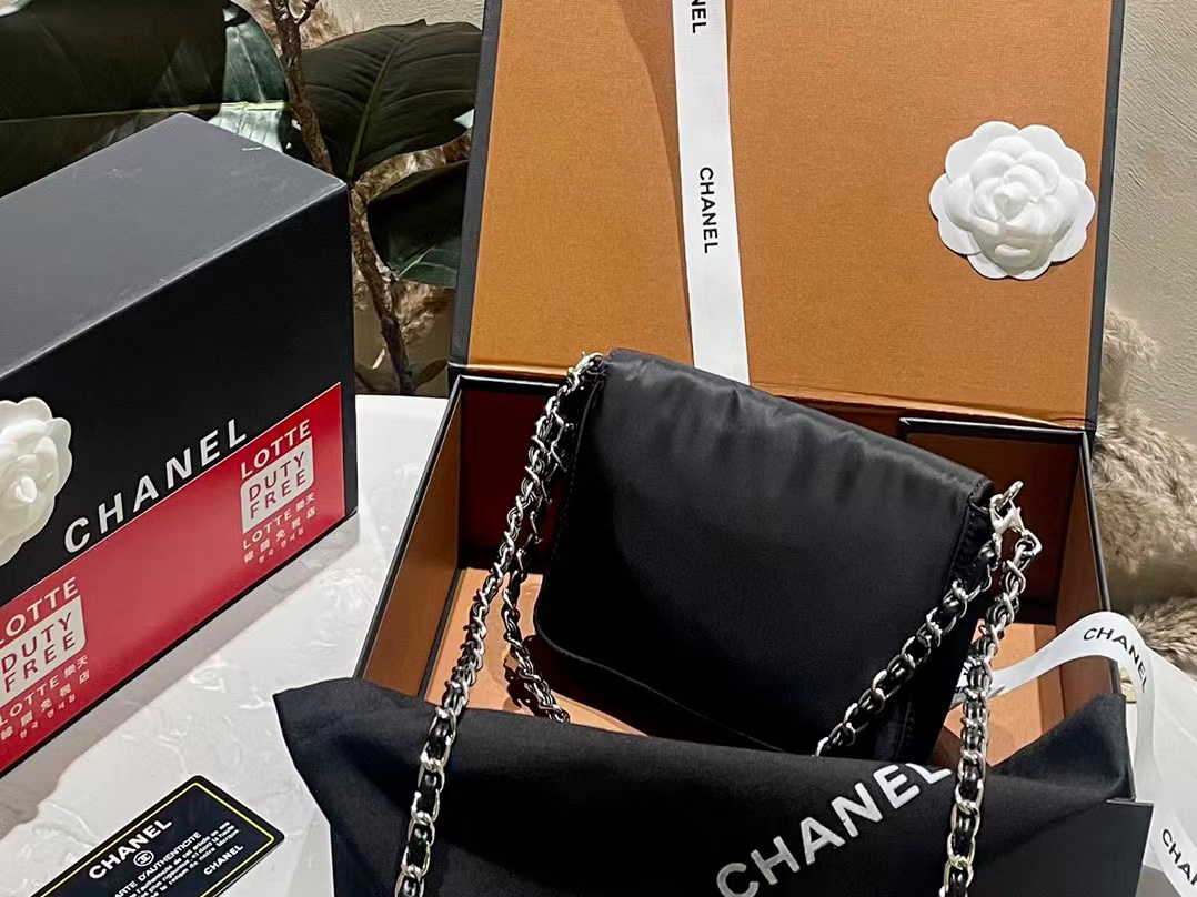 CHANE1 サテン チェーン ショルダー クロスボディバッグ【50％割引+送料無料】