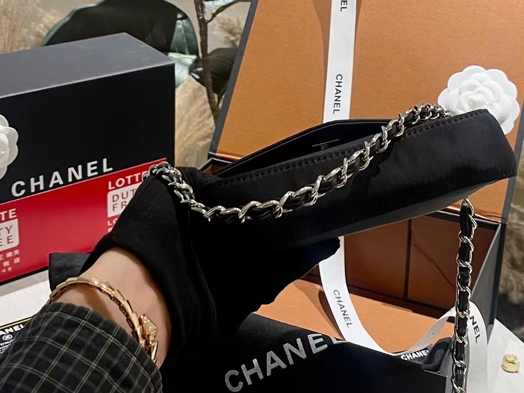 CHANE1 サテン チェーン ショルダー クロスボディバッグ【50％割引+送料無料】