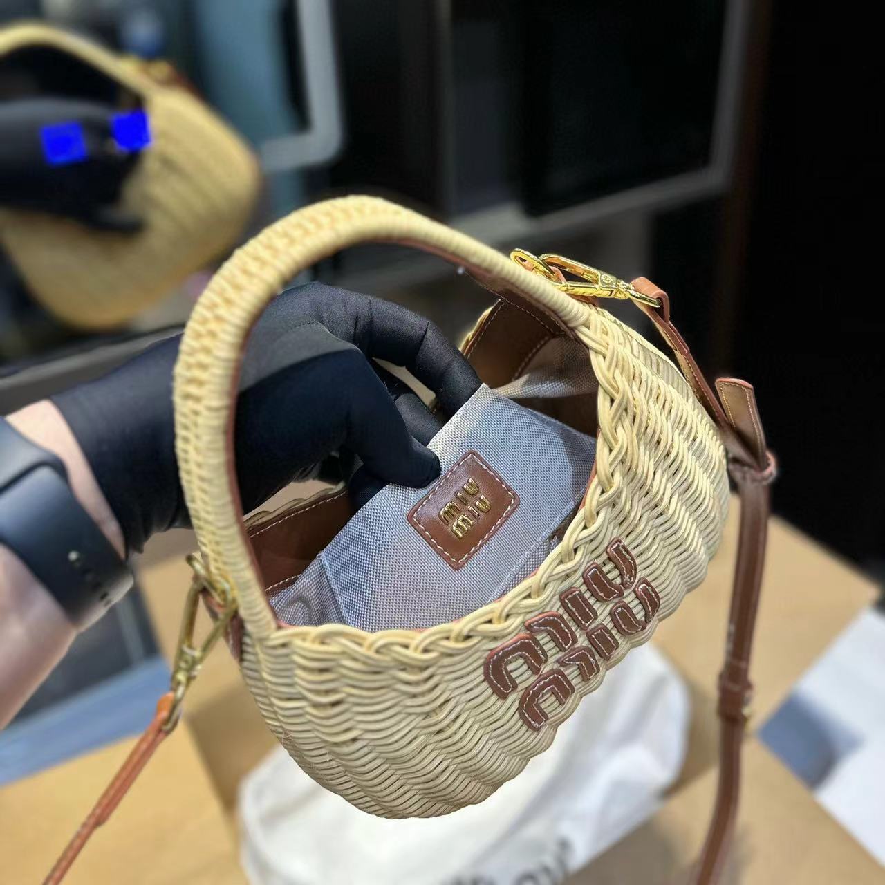 M1UM1U  織りハンドバッグ【50％割引+送料無料】