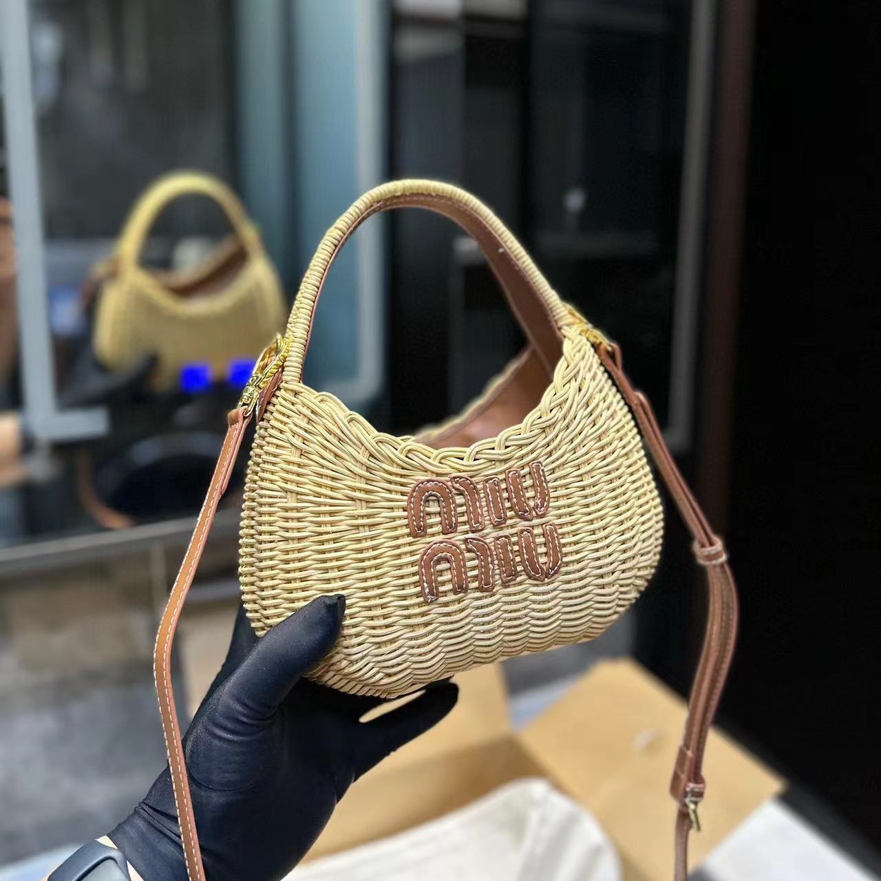 M1UM1U  織りハンドバッグ【50％割引+送料無料】