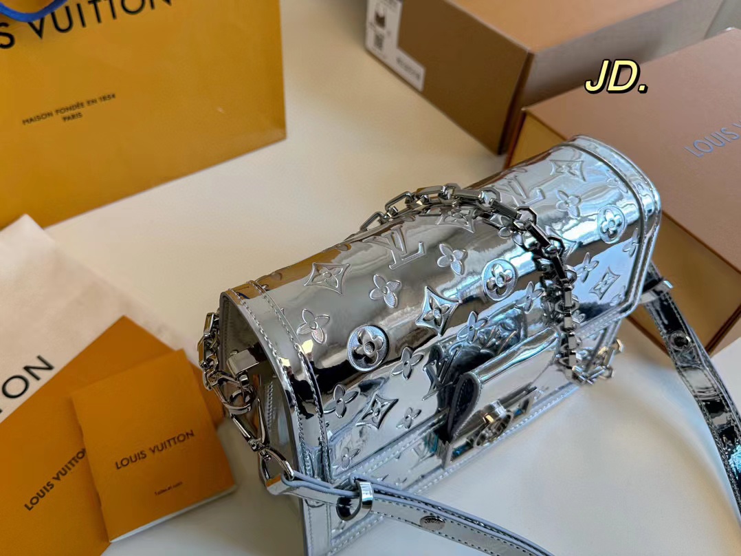 LV クラシックシリーズDauphine メタルチェーンバッグ【50％割引+送料無料】