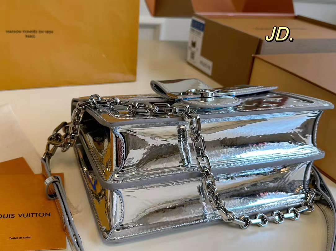 LV クラシックシリーズDauphine メタルチェーンバッグ【50％割引+送料無料】