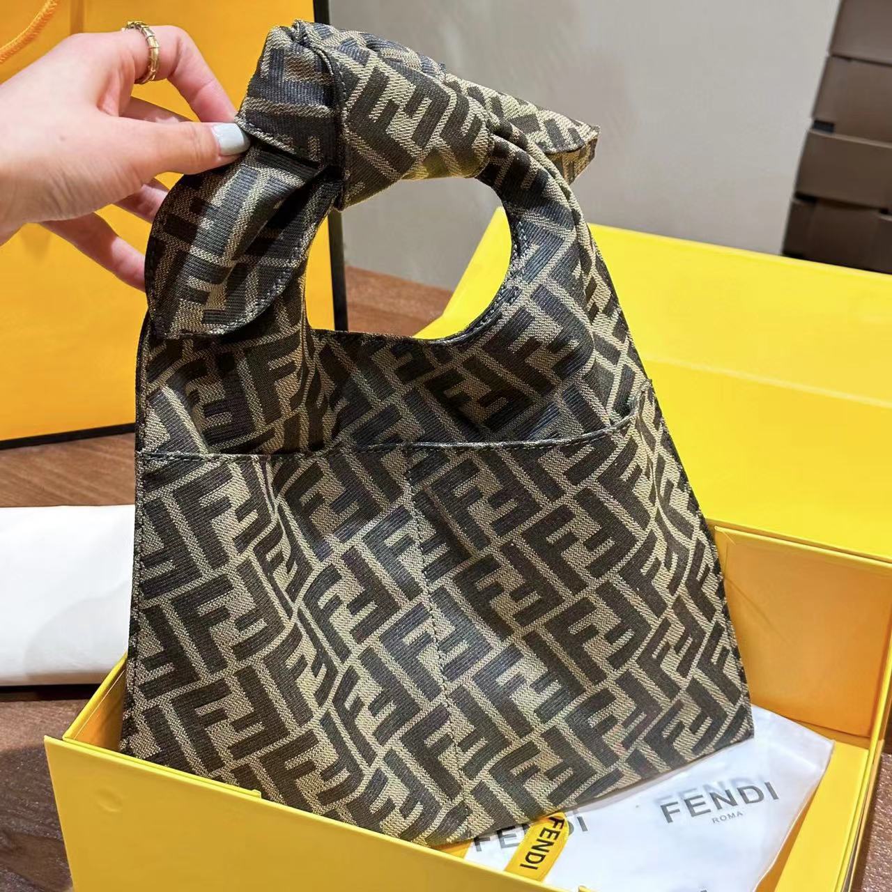 FEND1 老眼ハンドバッグ【50％割引+送料無料】