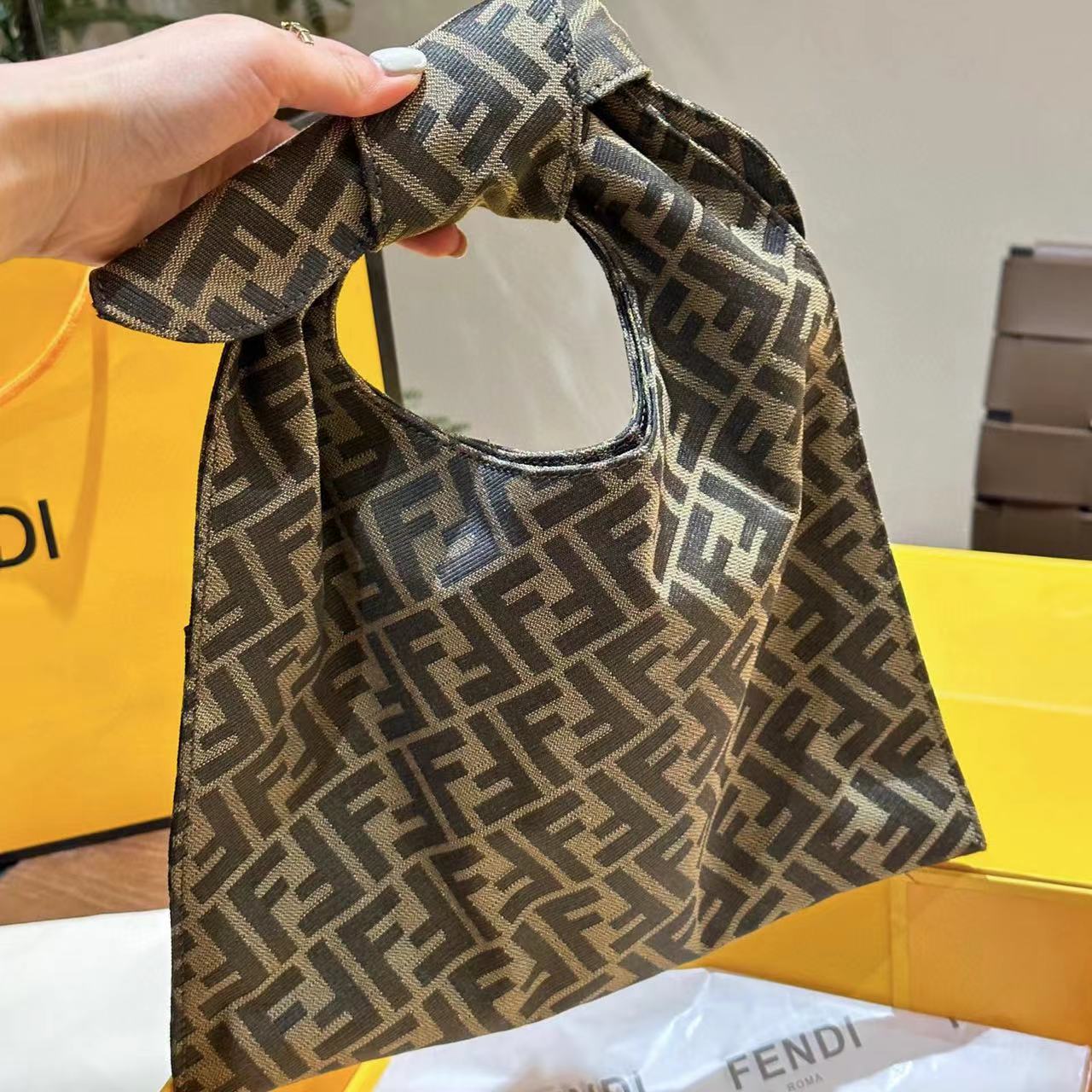 FEND1 老眼ハンドバッグ【50％割引+送料無料】