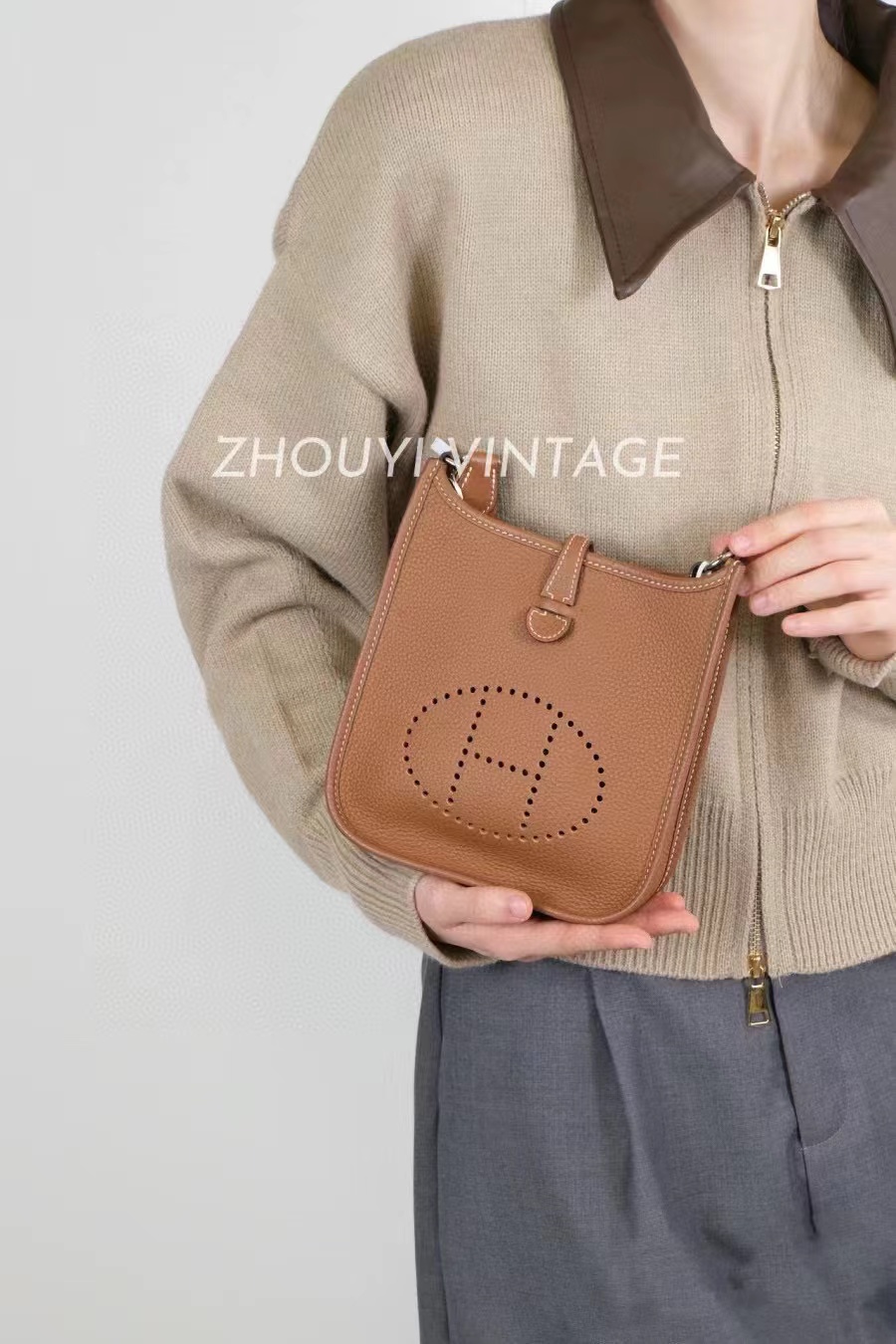 HEREM5  evelyne クロスボディバッグ【50％割引+送料無料】