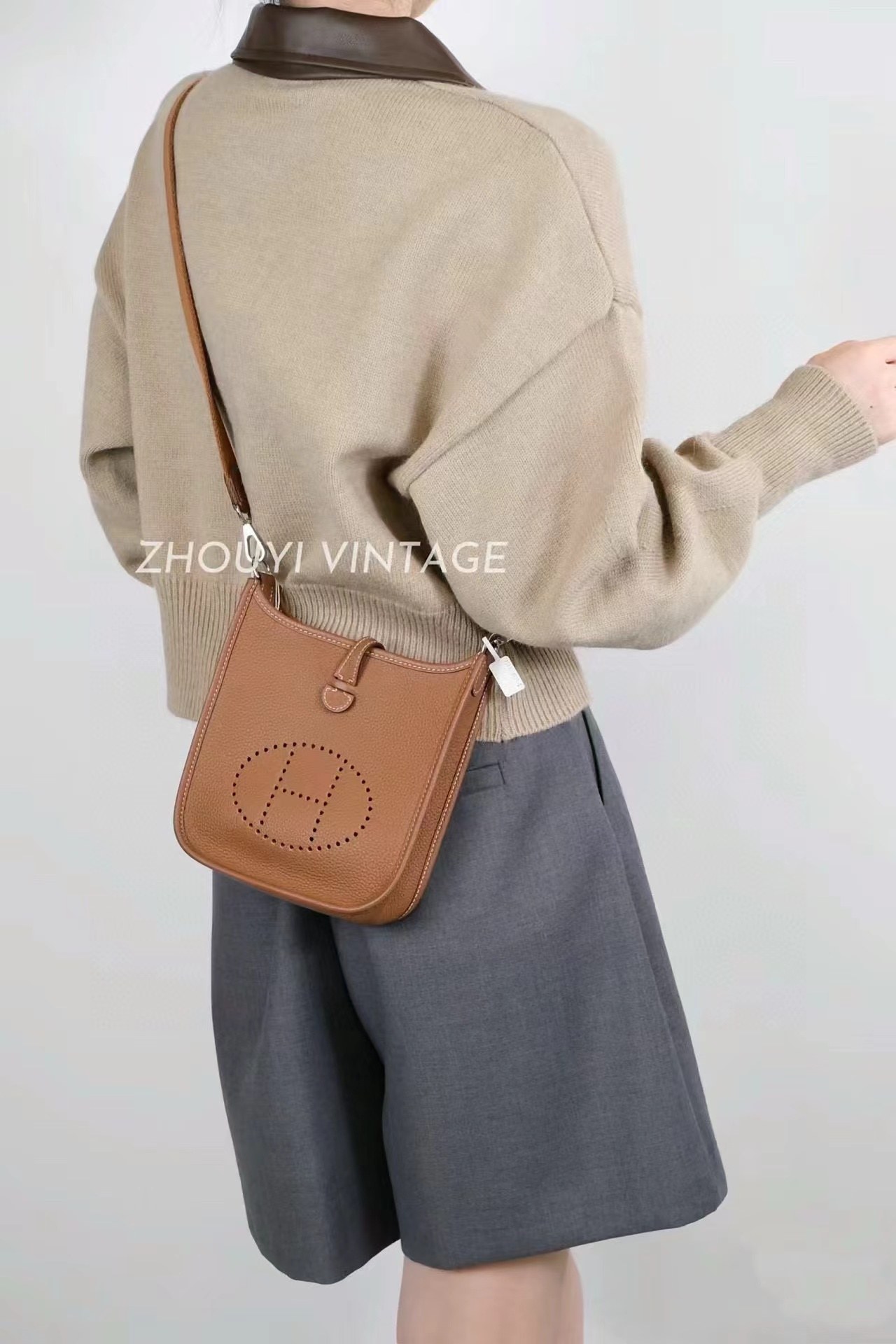 HEREM5  evelyne クロスボディバッグ【50％割引+送料無料】