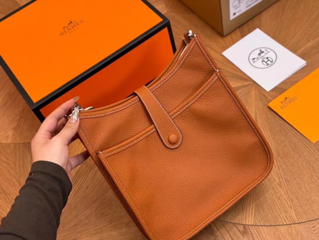 HEREM5  evelyne クロスボディバッグ【50％割引+送料無料】