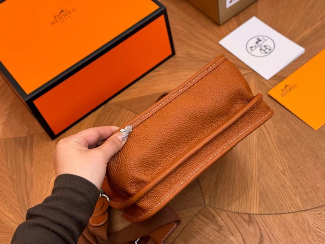 HEREM5  evelyne クロスボディバッグ【50％割引+送料無料】