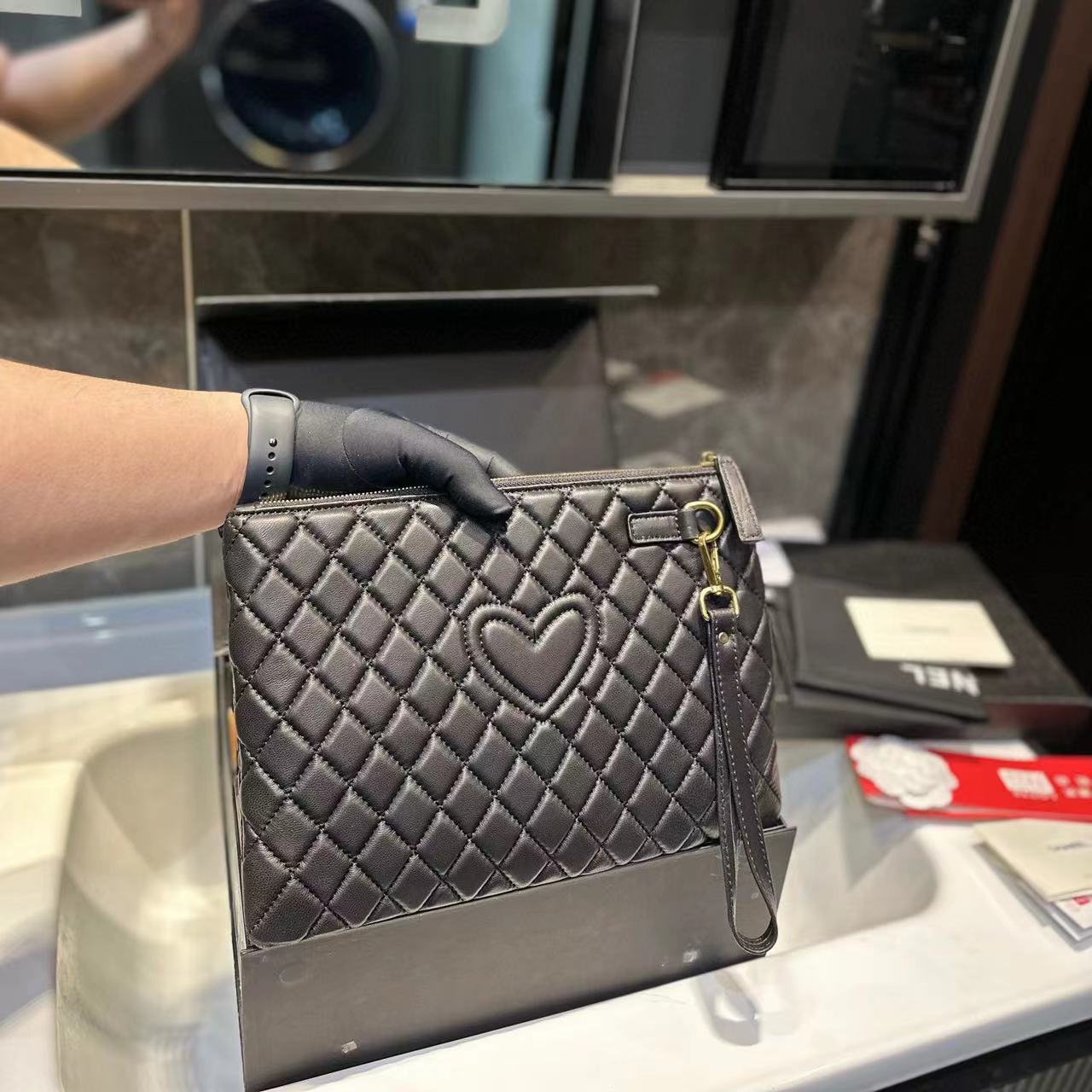 CHNE1 シープスキン クラッチ【50％割引+送料無料】