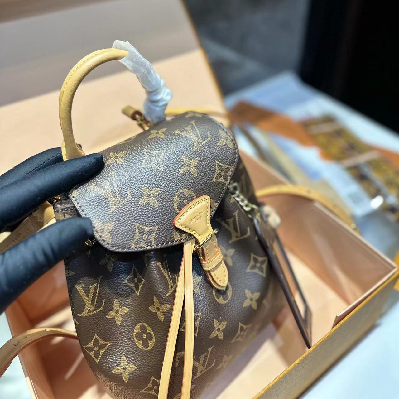 LV 老眼ダブルバックパック【50％割引+送料無料】