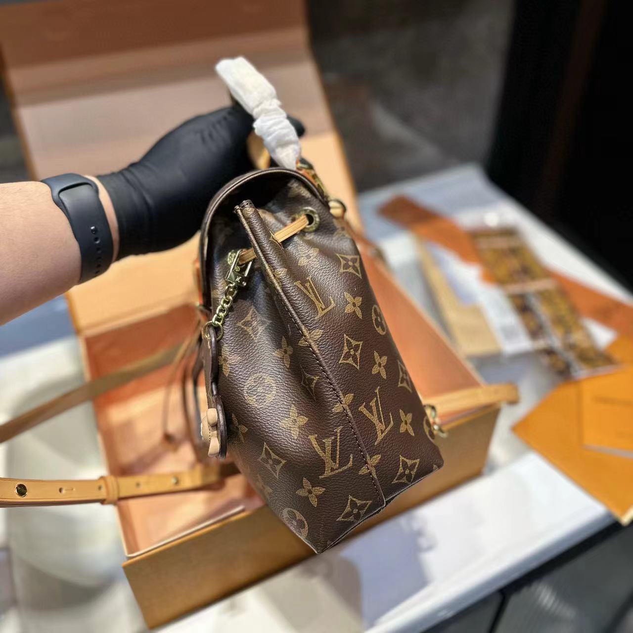 LV 老眼ダブルバックパック【50％割引+送料無料】