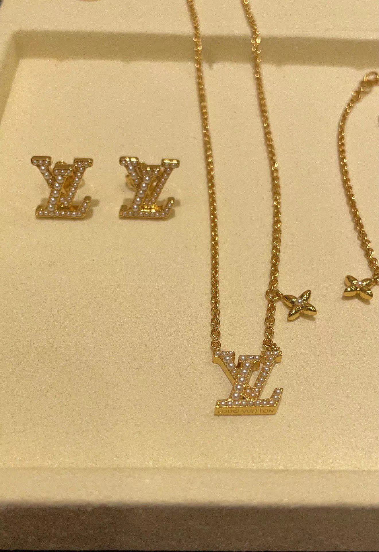 LV パール イヤリング+ネックレス 2点セット【50％割引+送料無料】