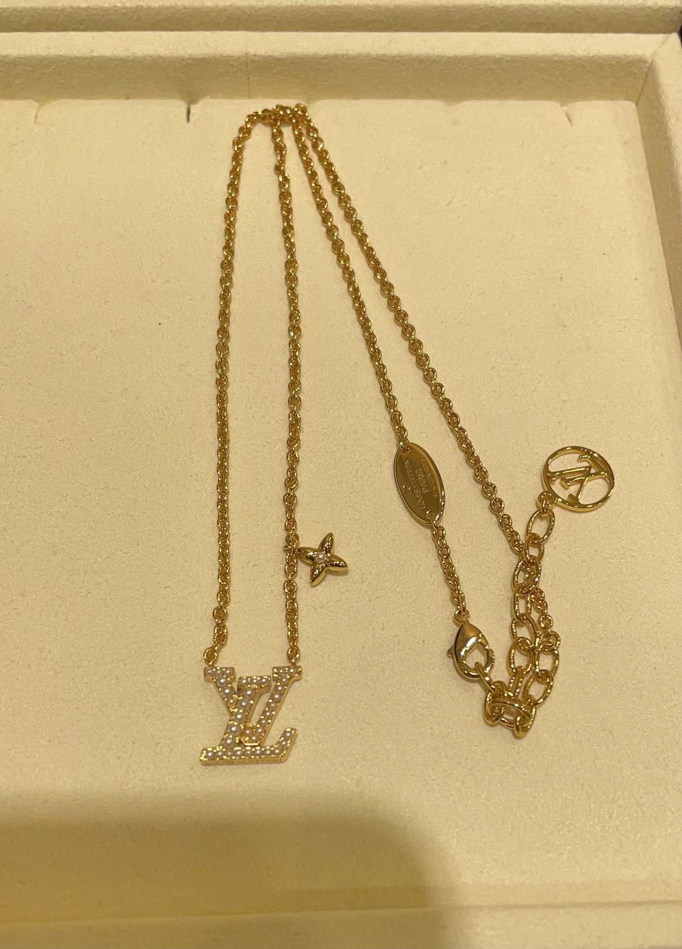 LV パール イヤリング+ネックレス 2点セット【50％割引+送料無料】