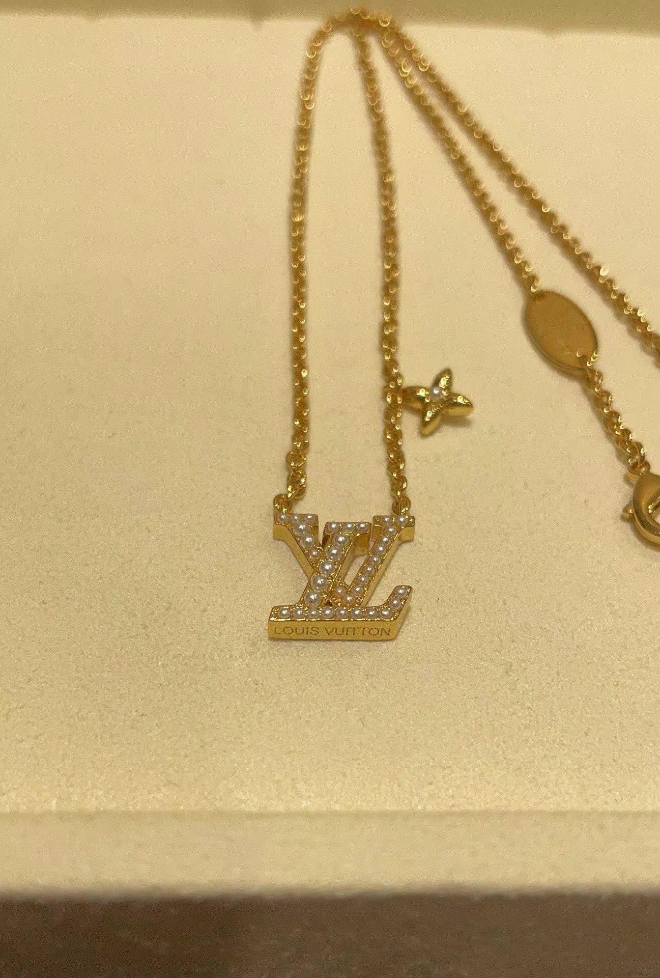 LV パール イヤリング+ネックレス 2点セット【50％割引+送料無料】