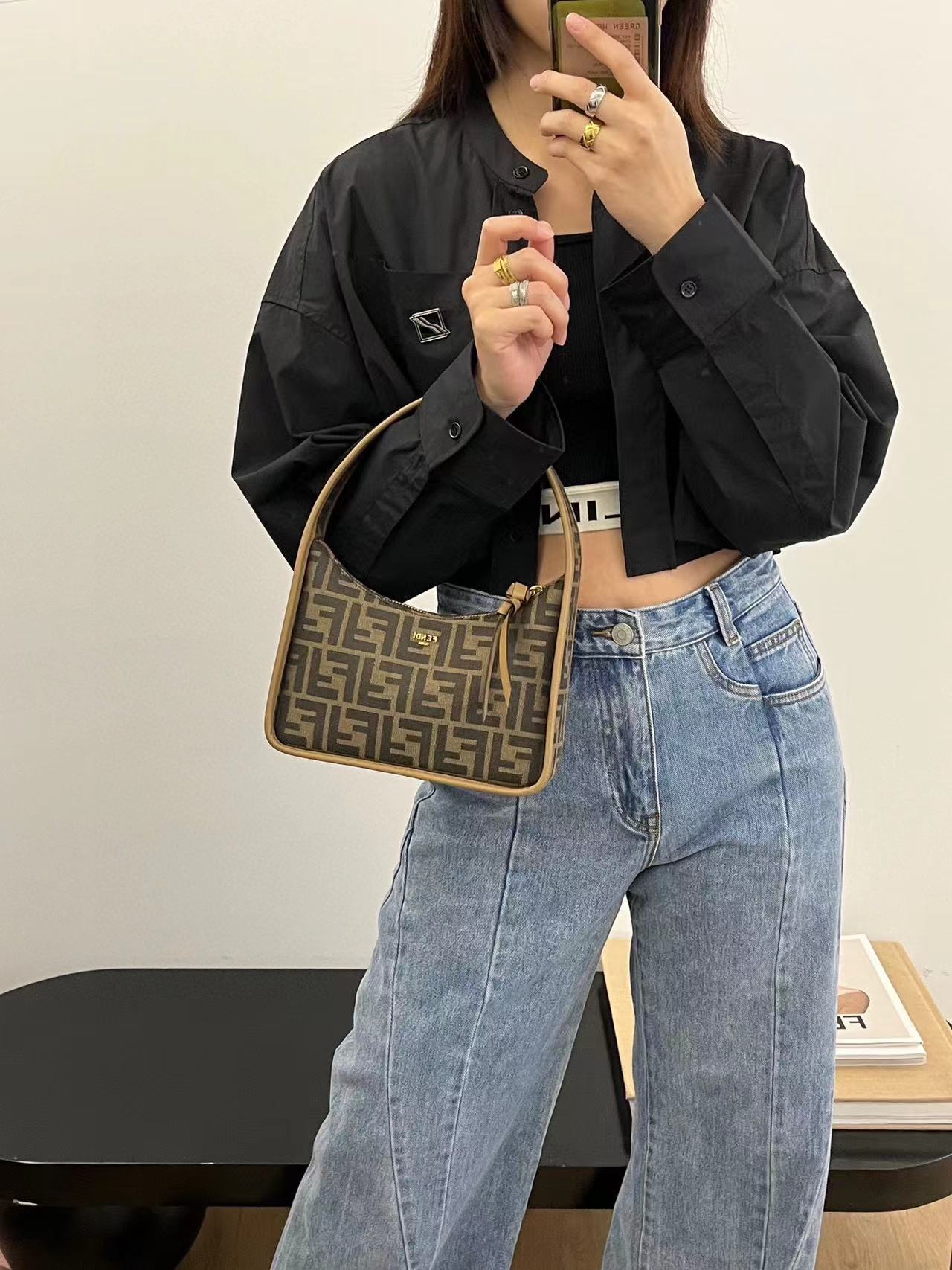 FEND1 FF 老眼ハンドバッグ【50％割引+送料無料】