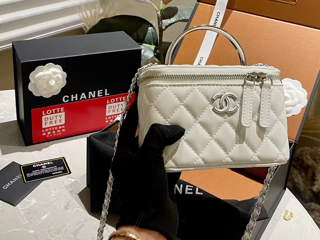 CHANE1 エナメルハンドルショルダークロスボディバッグ【50％割引+送料無料】