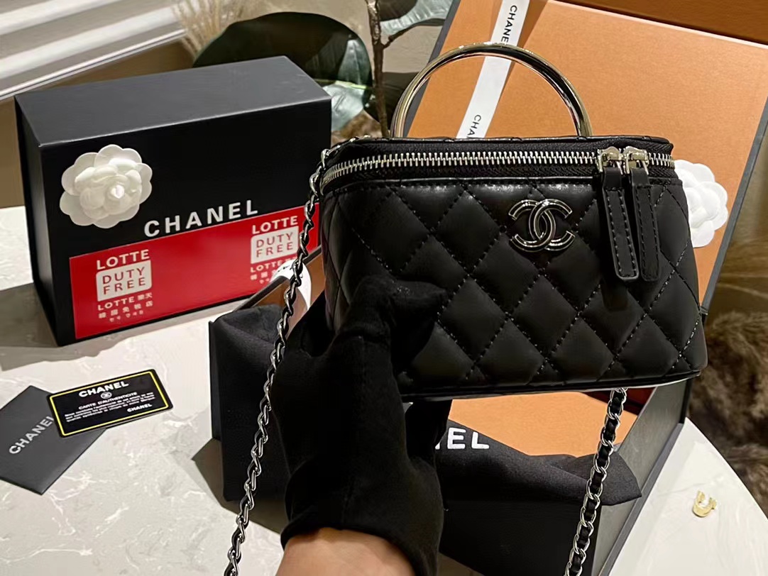 CHANE1 エナメルハンドルショルダークロスボディバッグ【50％割引+送料無料】