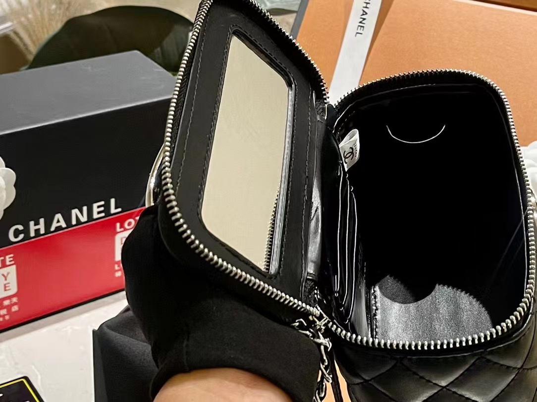 CHANE1 エナメルハンドルショルダークロスボディバッグ【50％割引+送料無料】