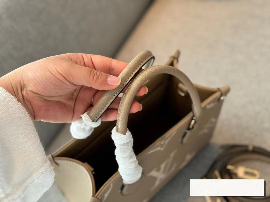 Lv  onthego ショッピングバッグ【50％割引+送料無料】