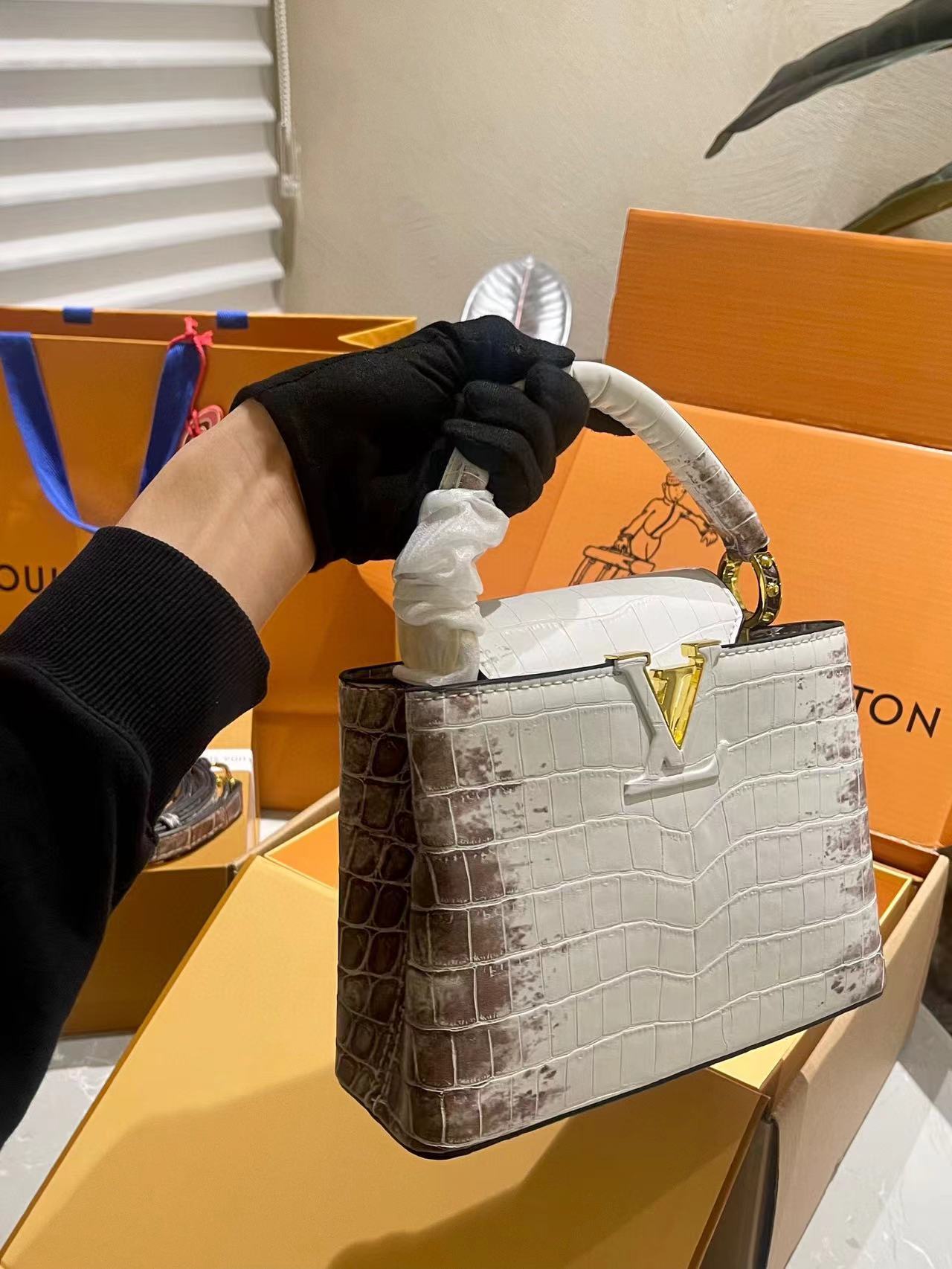 LV Capucines  ヒマラヤハンドバッグ 【50％割引+送料無料】