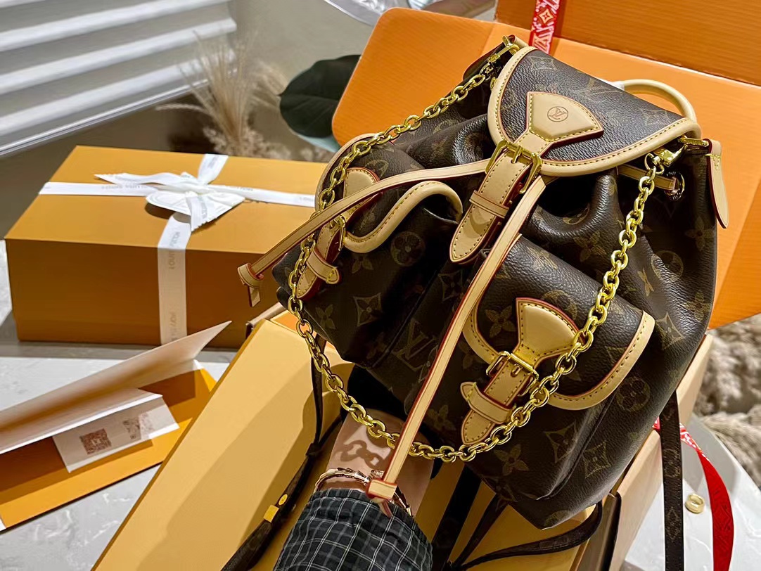 LV 老眼用バックパック【50％割引+送料無料】