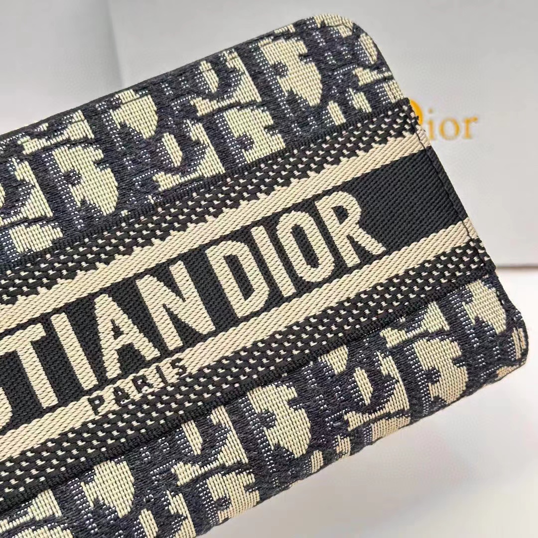 DI0R 老眼長財布【50％割引+送料無料】