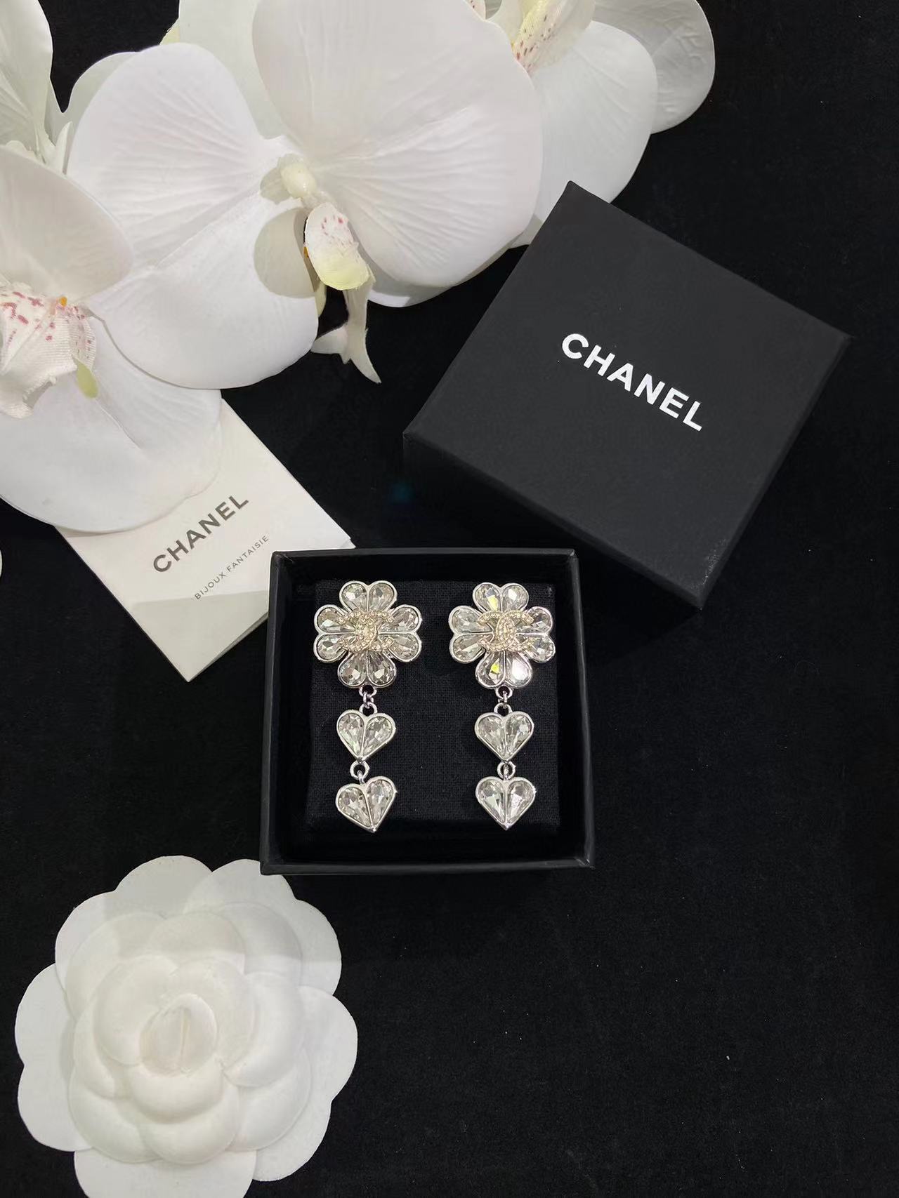 CHANE1 四つ葉のクローバー ダブルC イヤリング【 50％割引+送料無料】