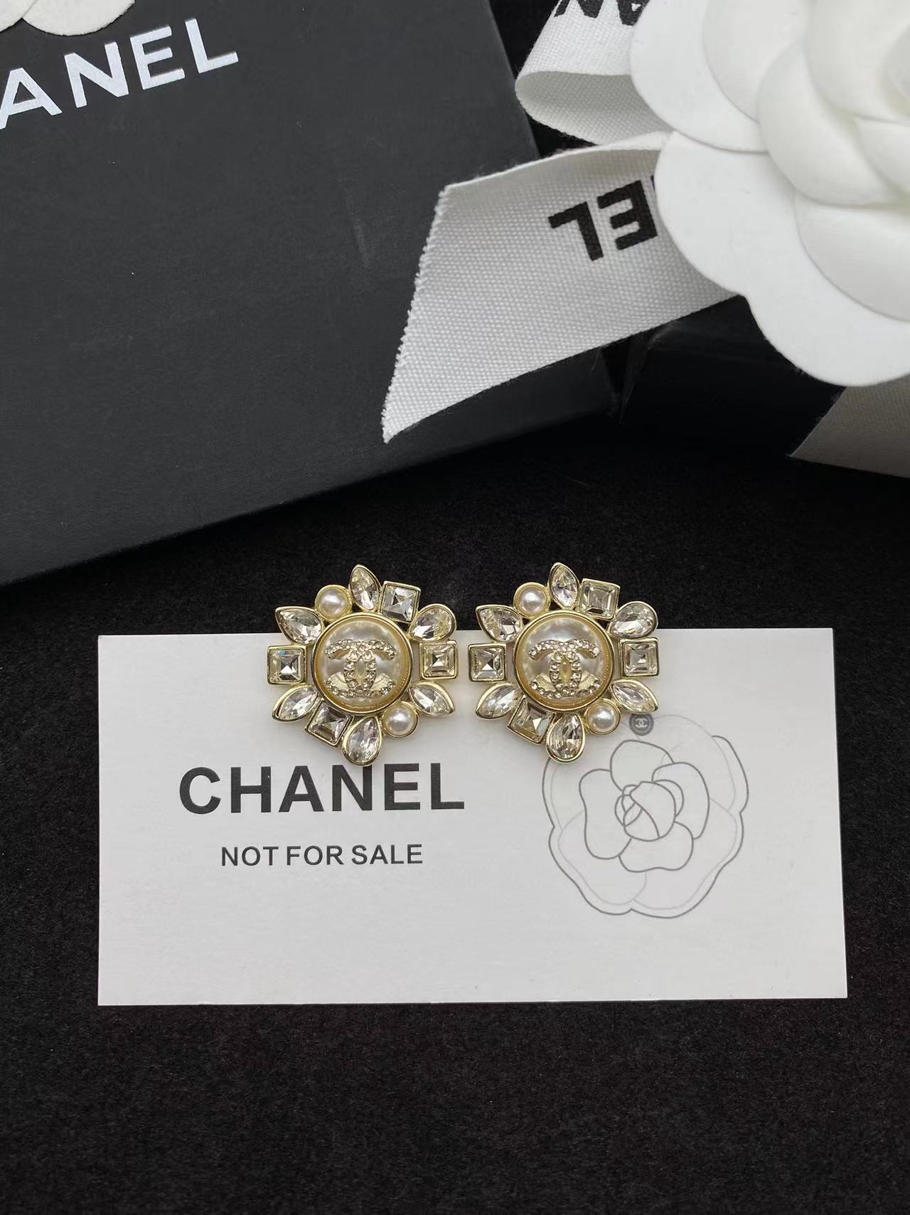 CHANE1 パールイヤリング+ブローチ 2点セット【 50％割引+送料無料】