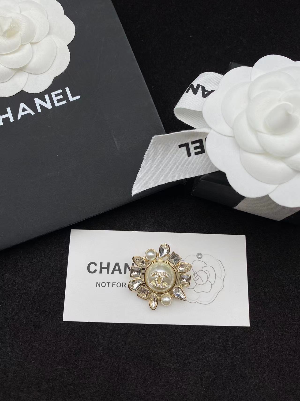 CHANE1 パールイヤリング+ブローチ 2点セット【 50％割引+送料無料】