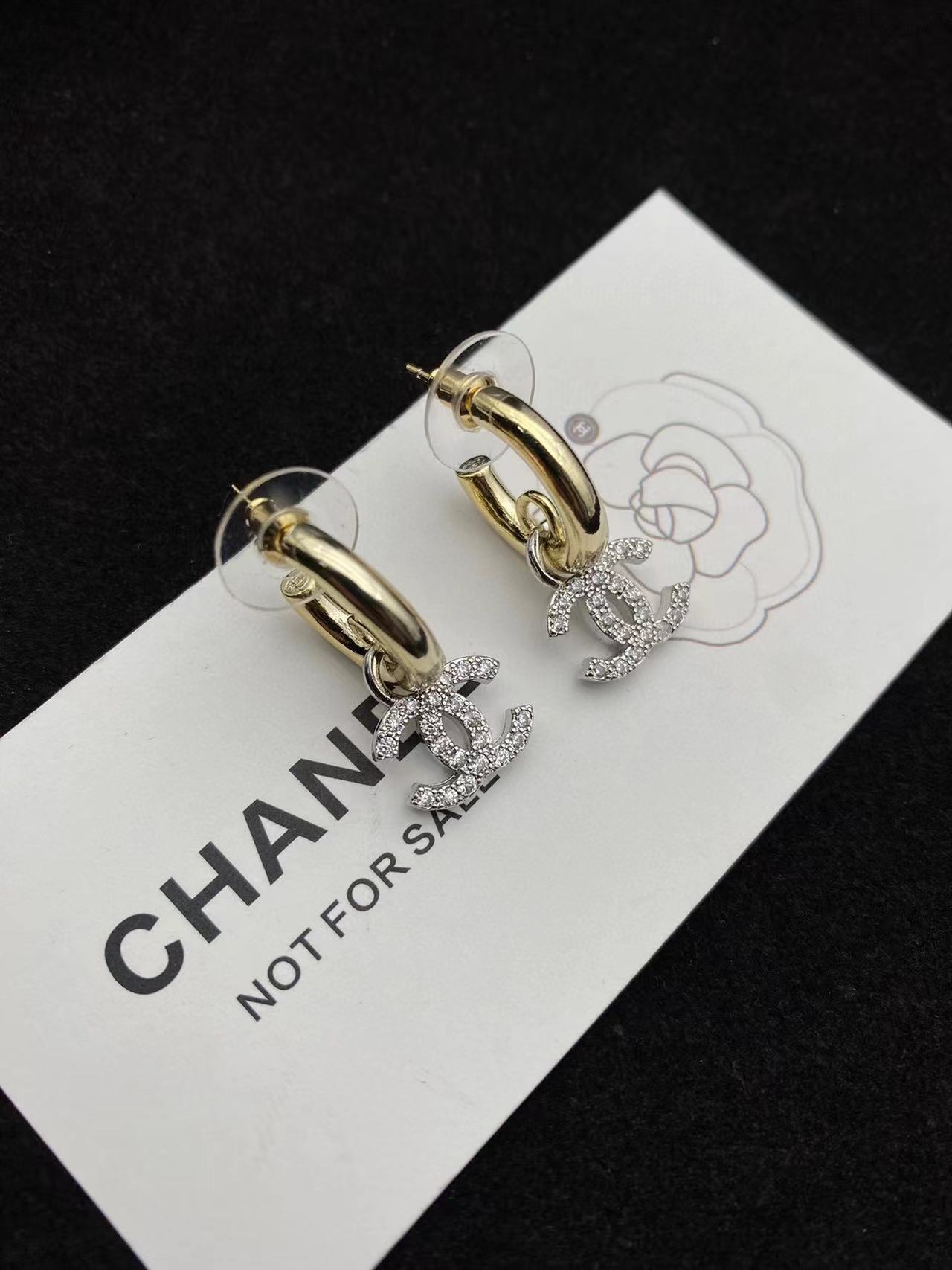 CHANE1 ダブルC ハーフサークル イヤリング【 50％割引+送料無料】