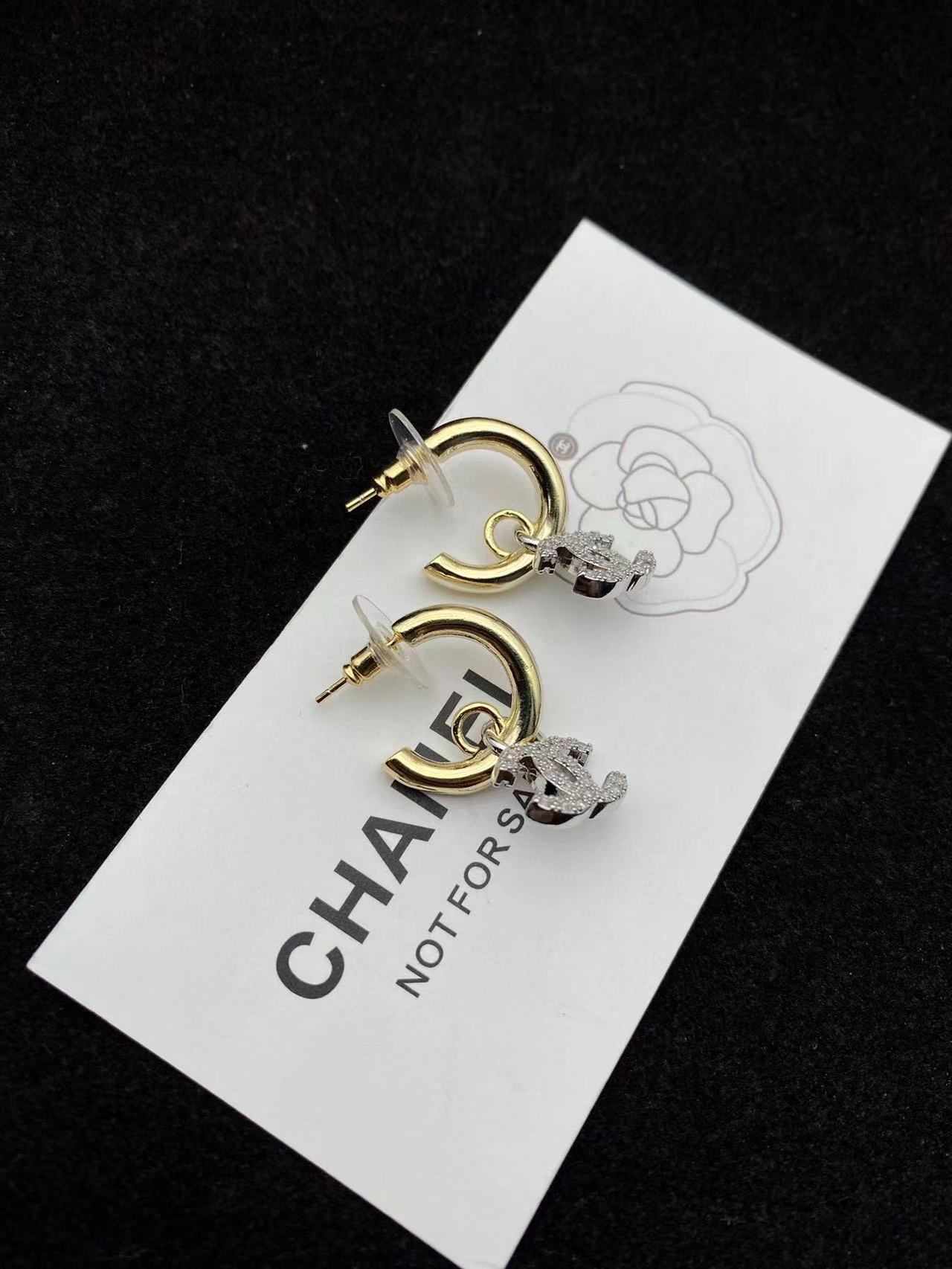 CHANE1 ダブルC ハーフサークル イヤリング【 50％割引+送料無料】