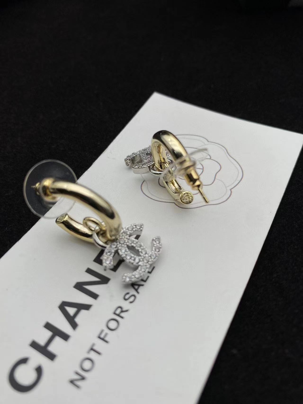 CHANE1 ダブルC ハーフサークル イヤリング【 50％割引+送料無料】