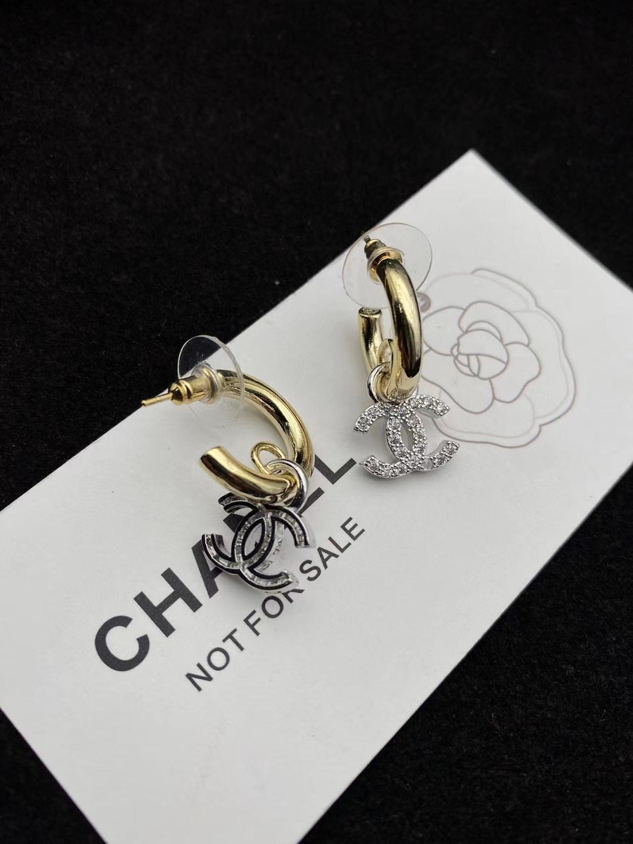 CHANE1 ダブルC ハーフサークル イヤリング【 50％割引+送料無料】