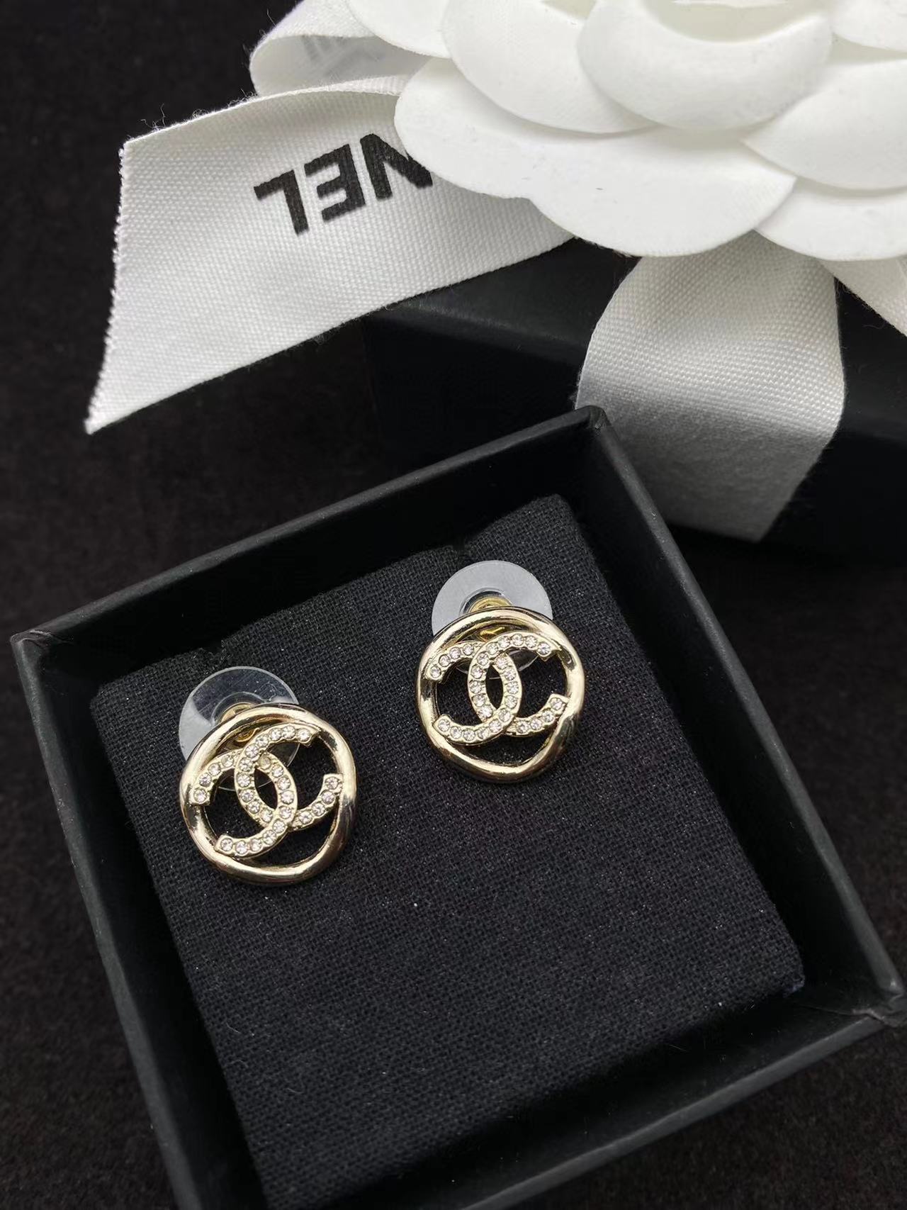 CHANE1 CC ウェーブ サークル スタッド ピアス【 50％割引+送料無料】