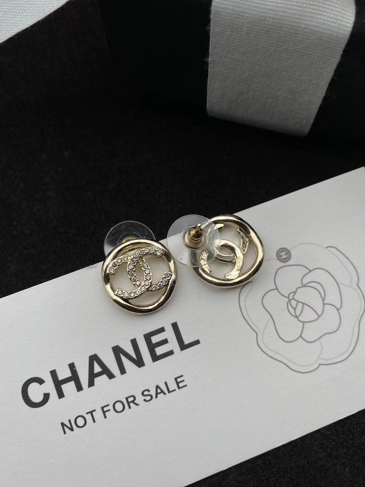 CHANE1 CC ウェーブ サークル スタッド ピアス【 50％割引+送料無料】