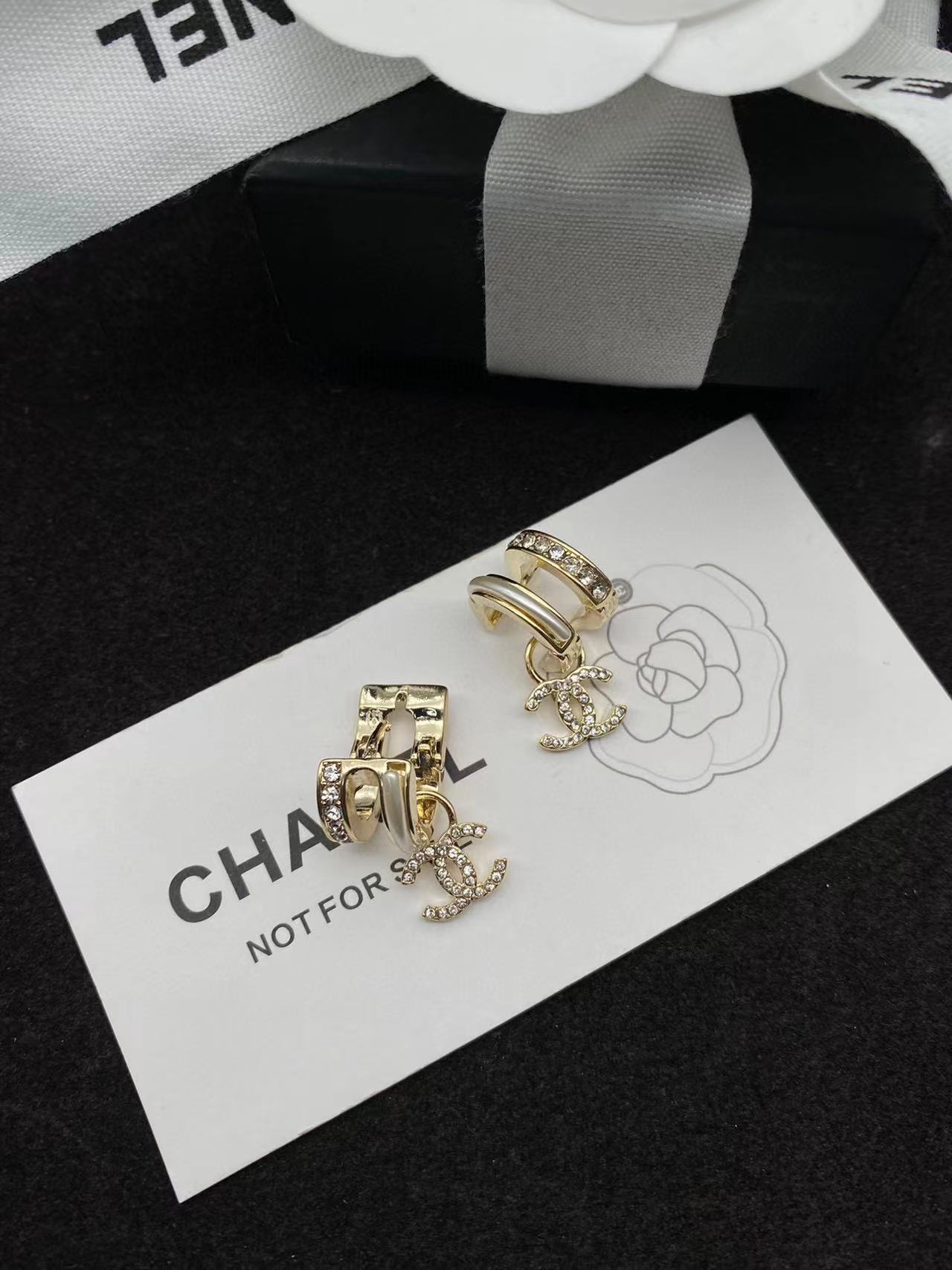 CHANE1 エナメル ダイヤモンド スタッド ピアス【 50％割引+送料無料】