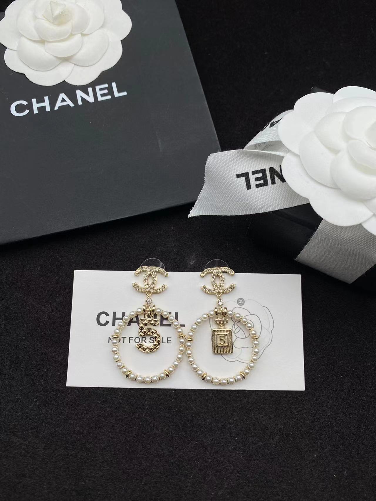 CHANE1 香水ボトル パール サークル スタッド ピアス【 50％割引+送料無料】